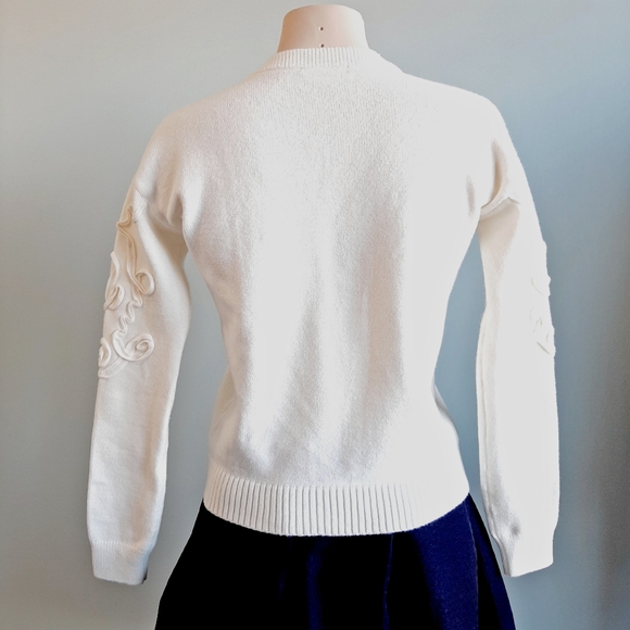 🅱️🅾️G🅾️ Cream long sleeve ribbon embroid sweater - Picture 2 of 4